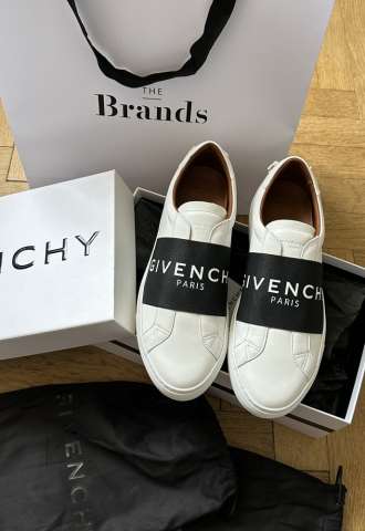 https://vipluxury.sk/Givenchy