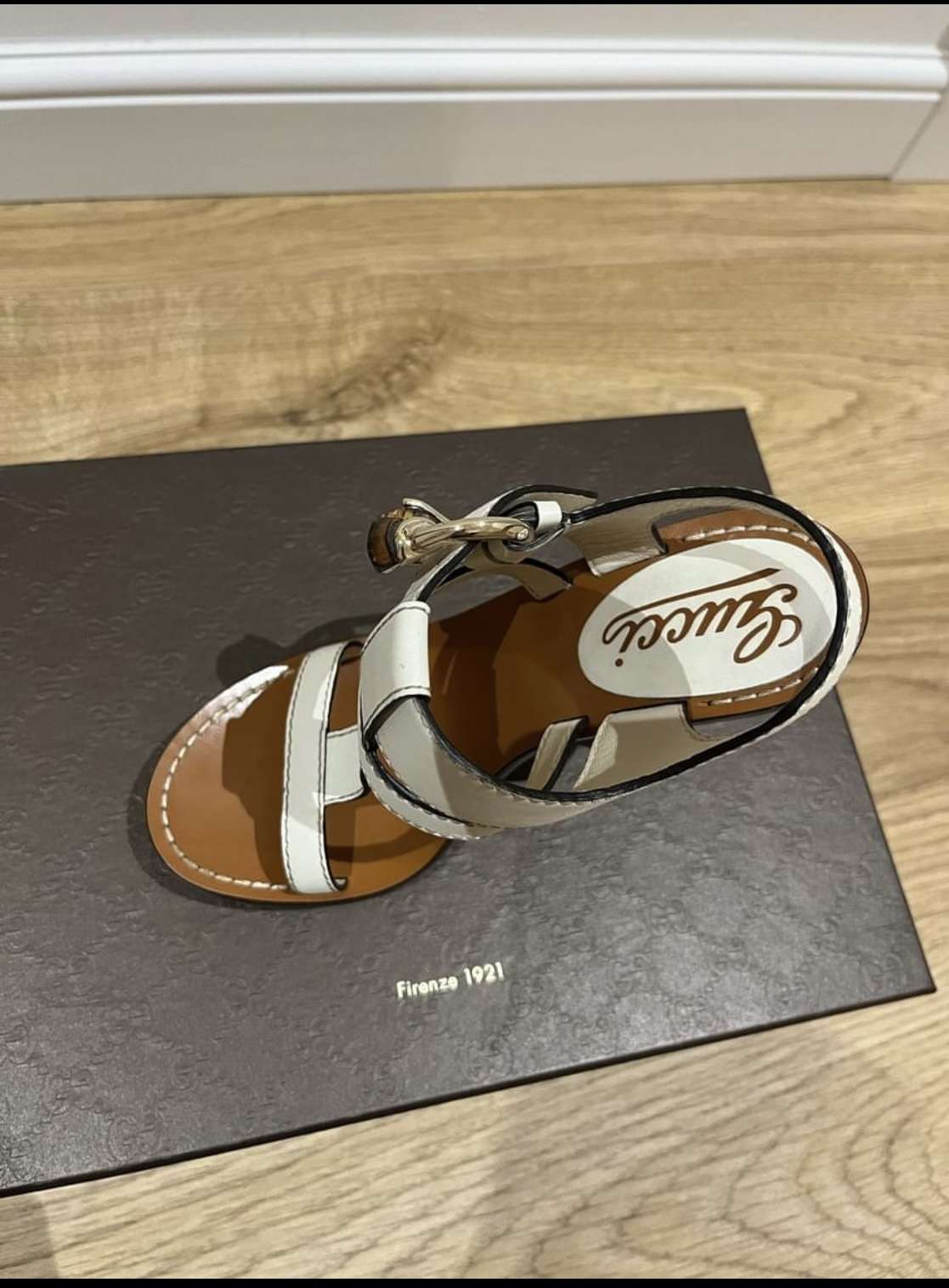 Gucci sandále
