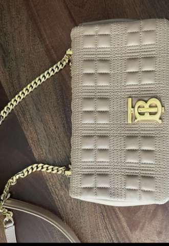 https://vipluxury.sk/Burberry originál