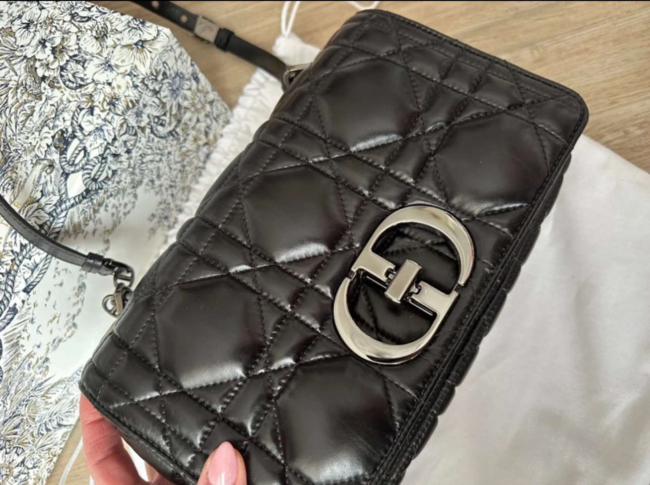 Dior Caro bag calfskin, vel. medium