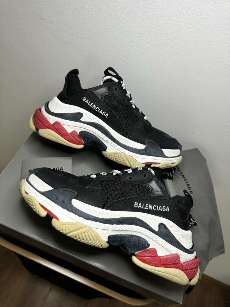 Balenciaga Triple S