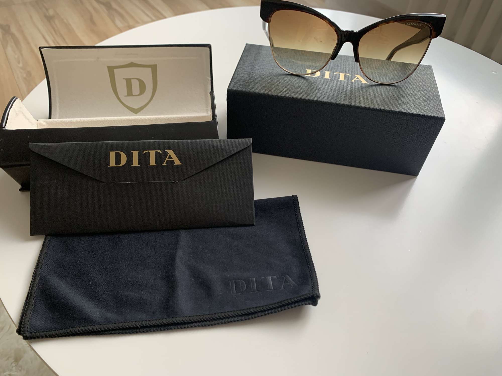 Dita temptation slnečné okuliare