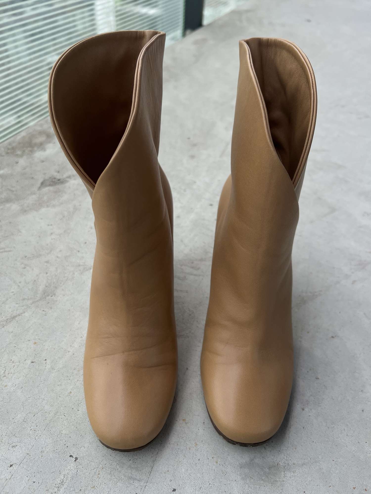 Celine kotnikove čižmičky