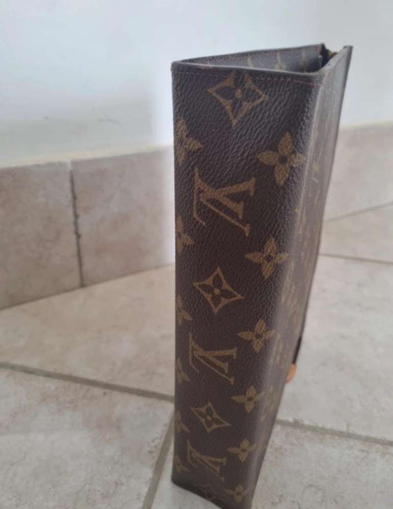 Lv toiletry pouch 26