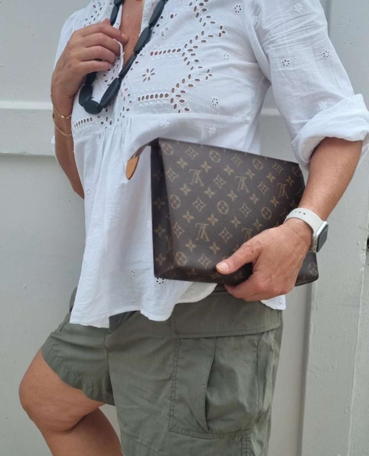 Lv toiletry pouch 26