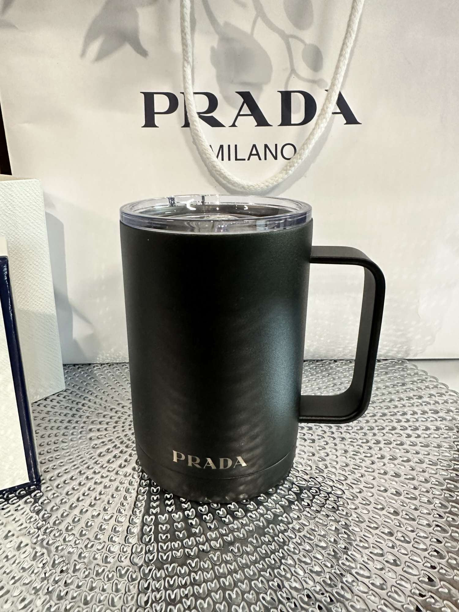 Prada hrnček