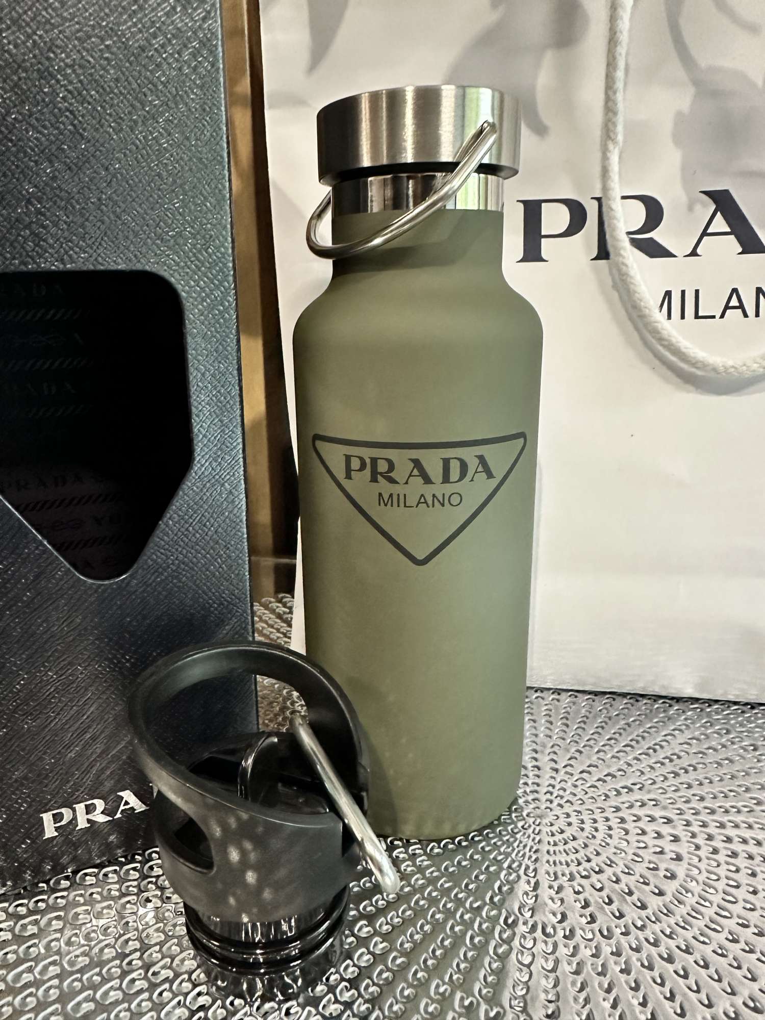 Prada termoska