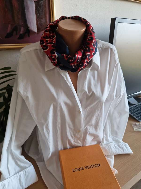 Hedvábný šátek Louis Vuitton