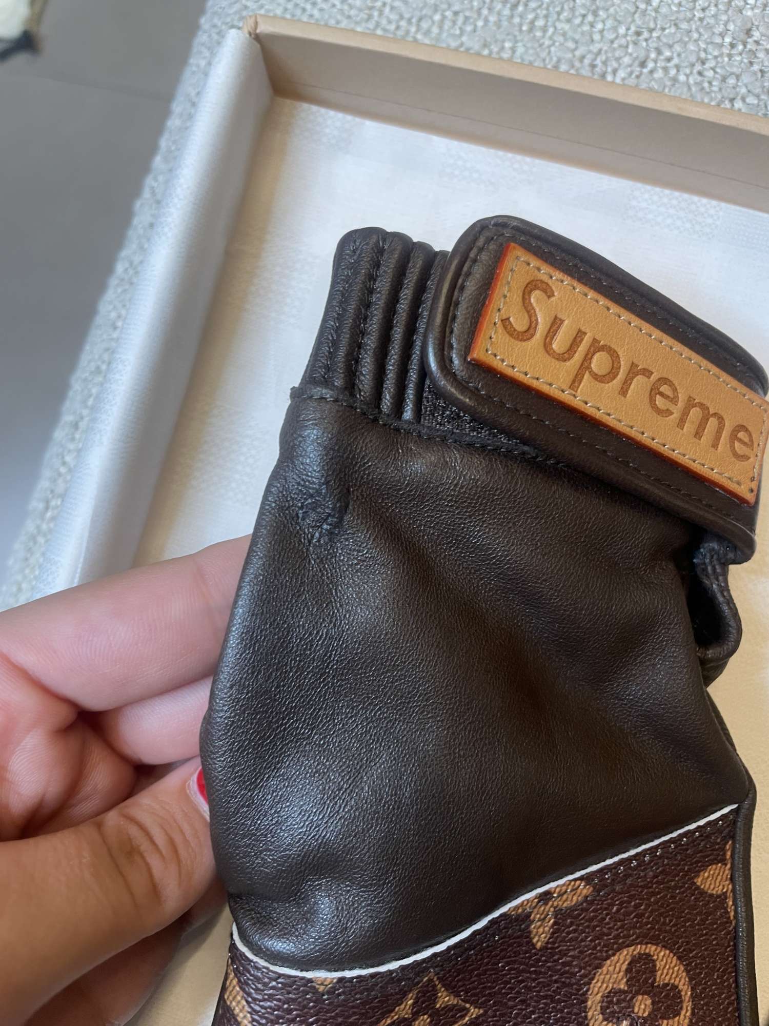 Supreme louis vuitton rukavice