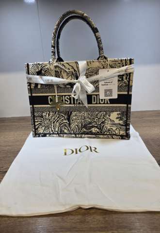 https://vipluxury.sk/Christian Dior Tote Bag Medium