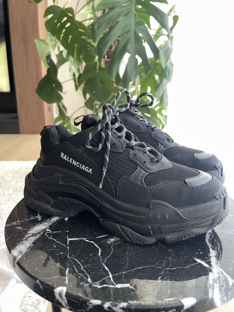 Balenciaga triple s