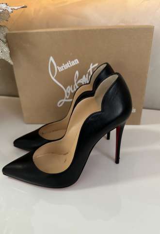 https://vipluxury.sk/Christian Louboutin hot chick 100 black