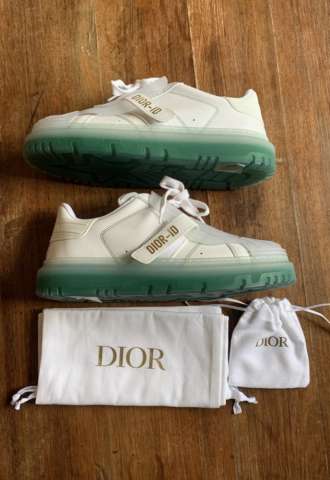 https://vipluxury.sk/Dior tenisky