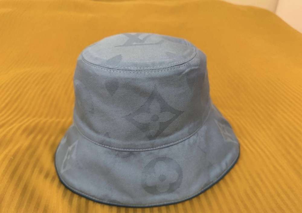 Louis Vuitton klobúk