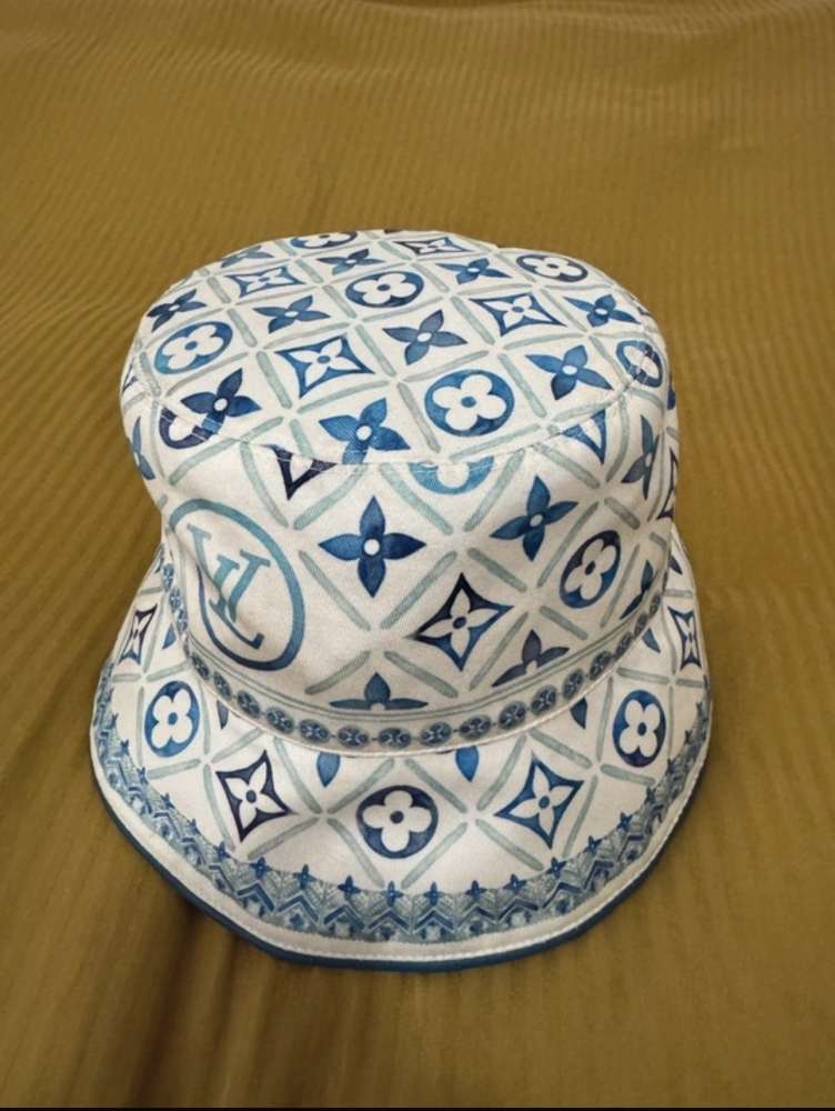 Louis Vuitton klobúk