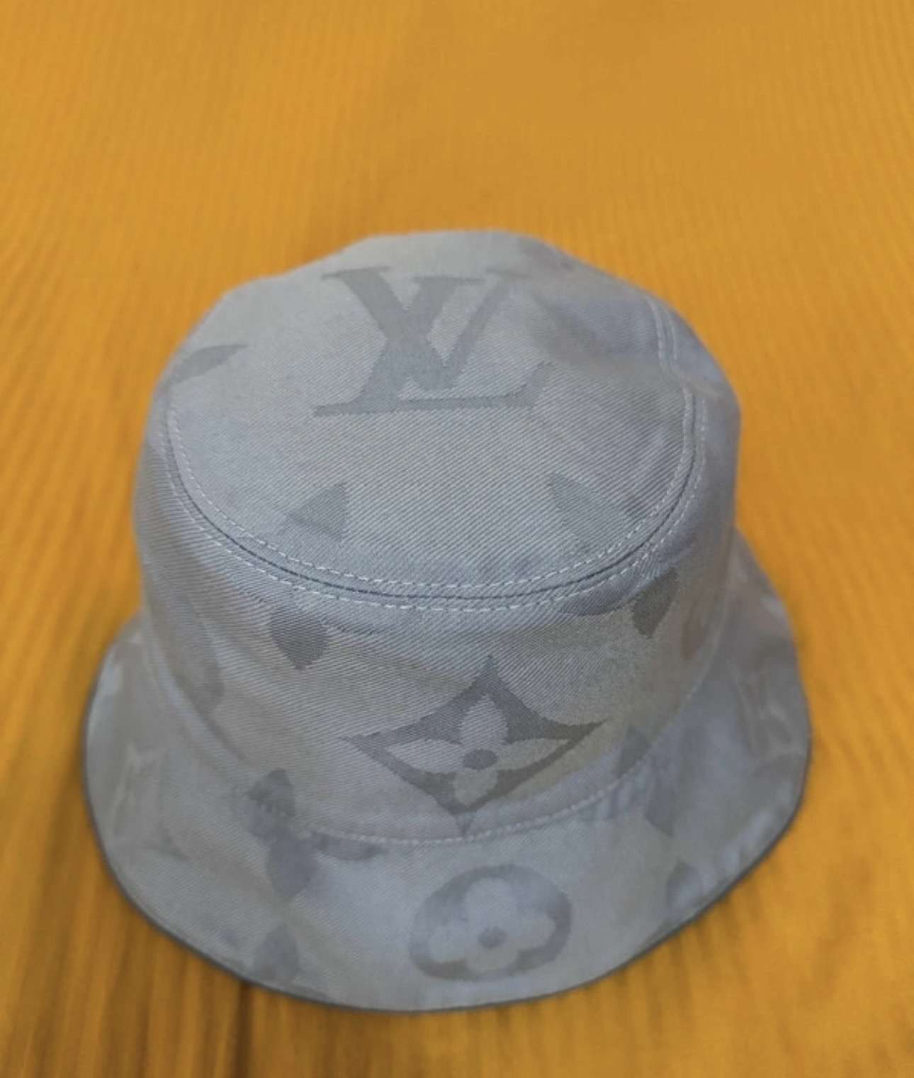 Louis Vuitton klobúk