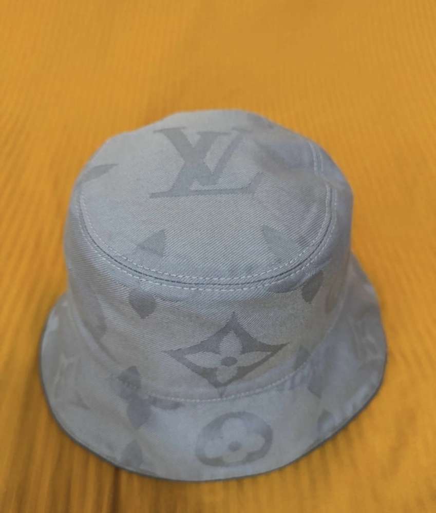 Louis Vuitton klobúk