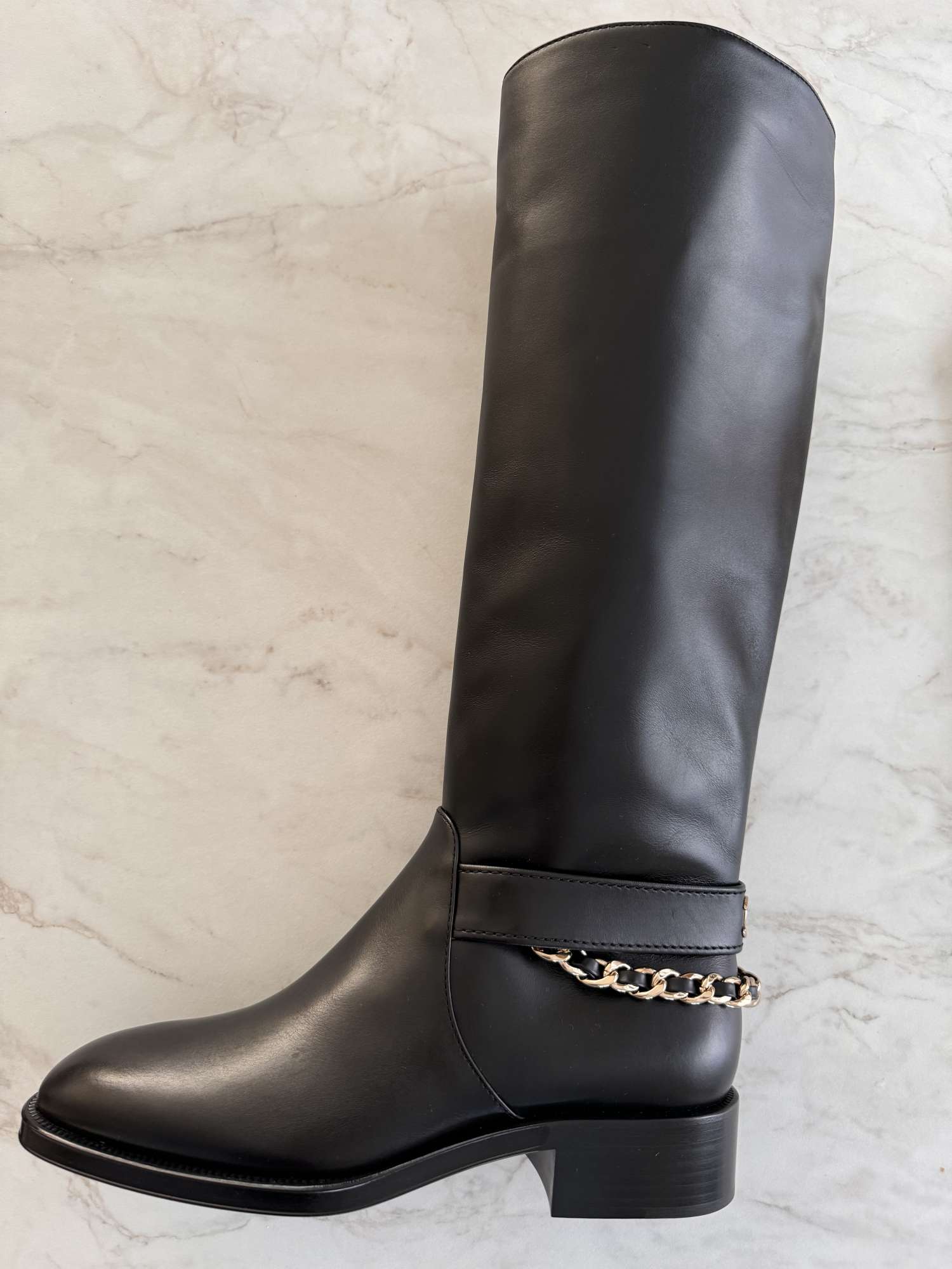 Chanel čižmy aktuálna kolekcia