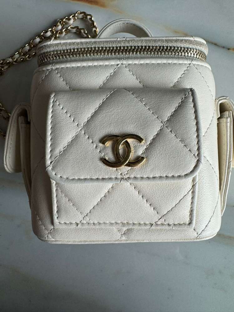 Chanel vanity