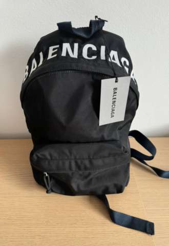 https://vipluxury.sk/Balenciaga batoh