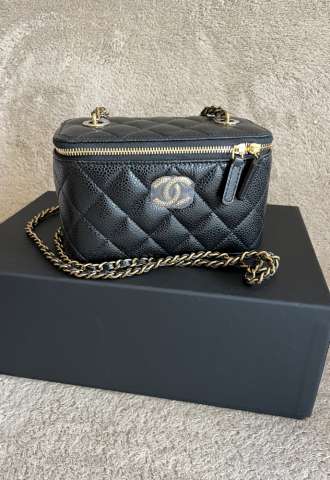 https://vipluxury.sk/Chanel Vanity nová