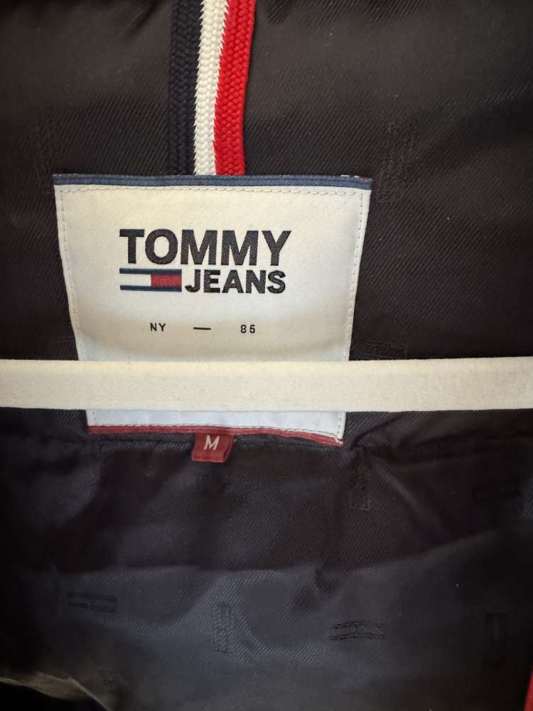 Zimná bunda Tommy Jeans, veľ. M