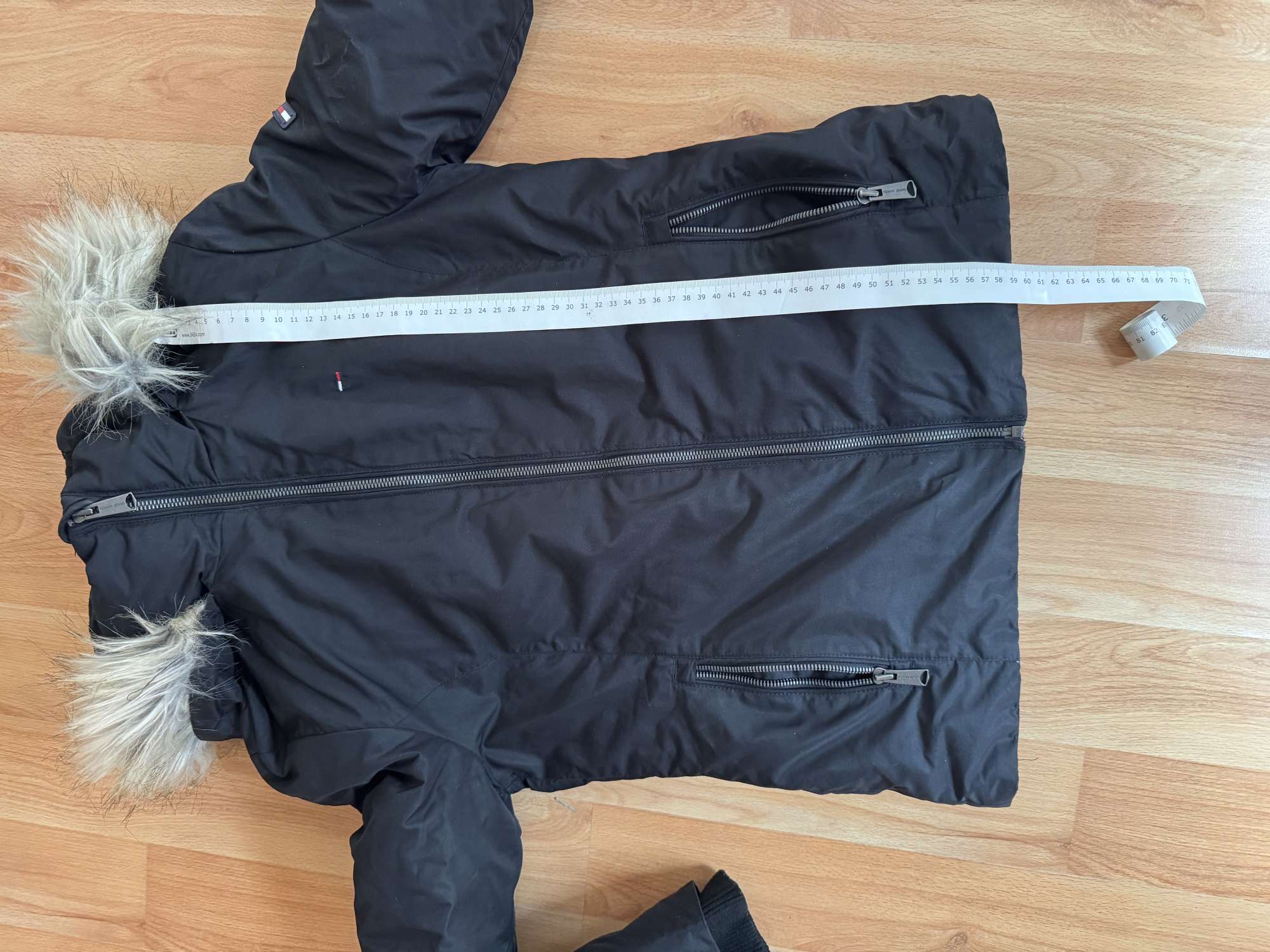 Zimná bunda Tommy Jeans, veľ. M