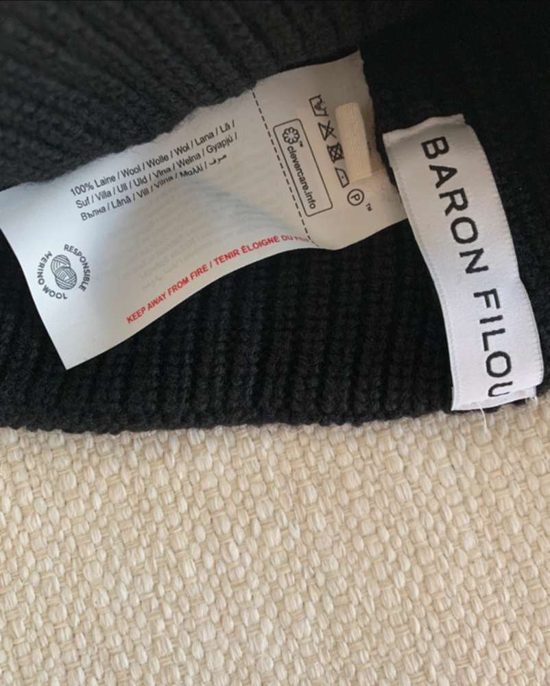 Unisex čierna zimná čiapka z merino vlny Baron Filou