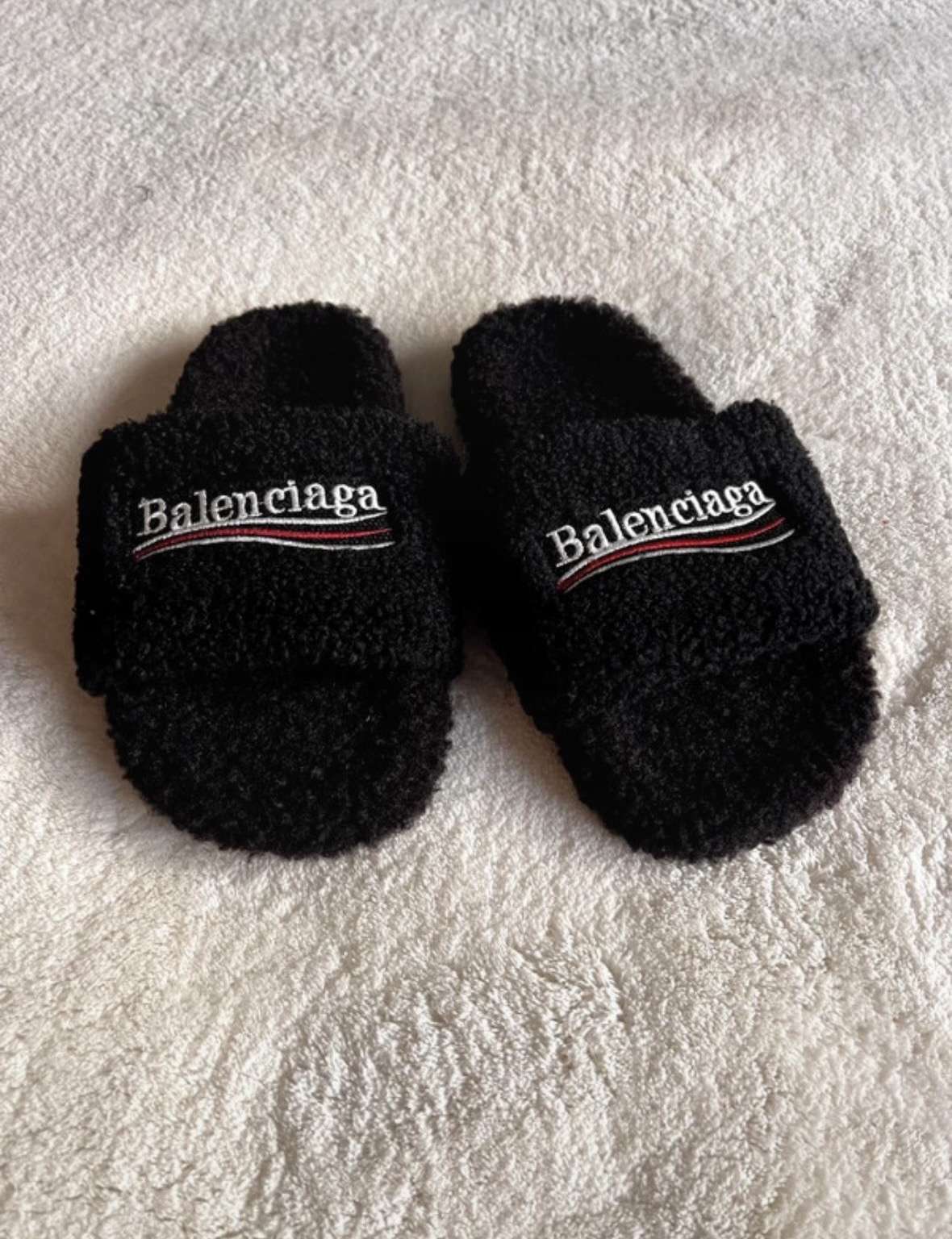 Balenciaga slapky