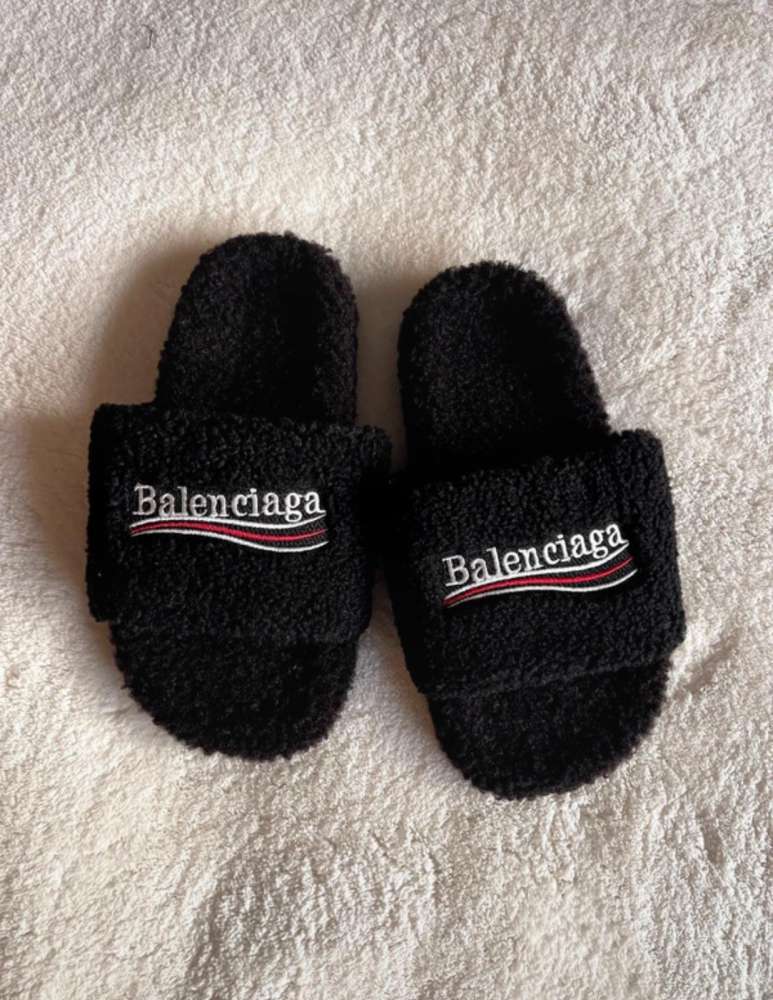 Balenciaga slapky