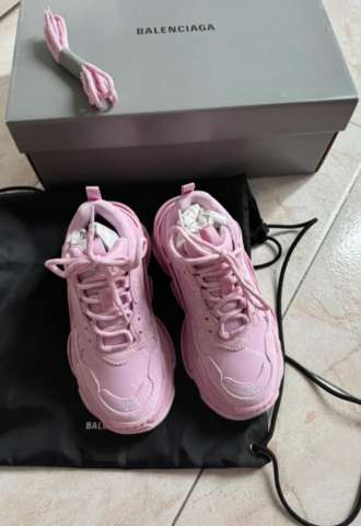 https://vipluxury.sk/Balenciaga tenisky