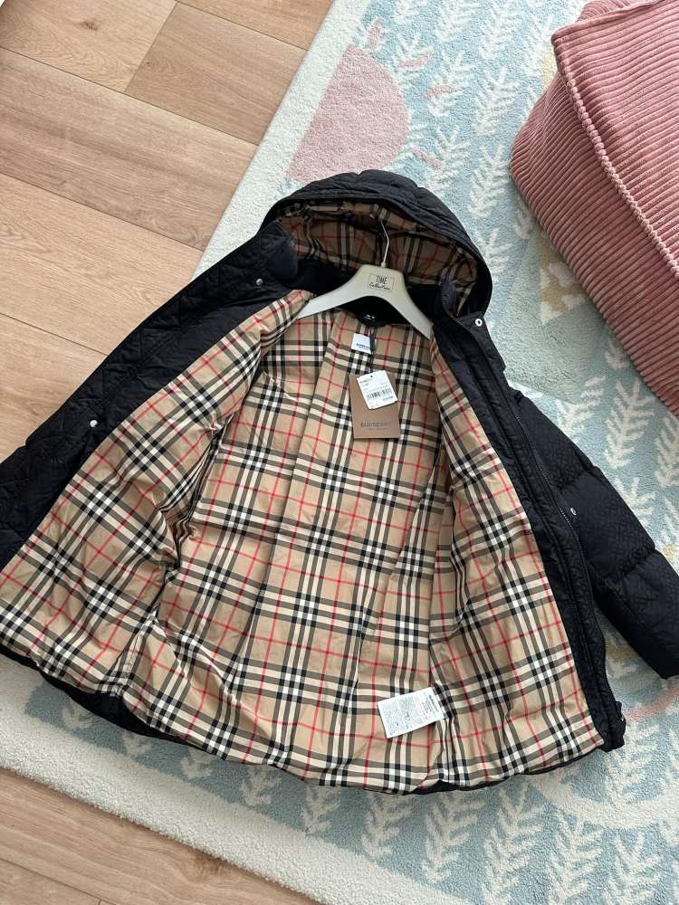 Burberry chlapčenská Bunda 152 nenosena