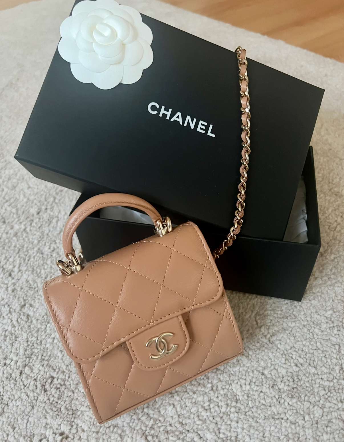 Chanel mini