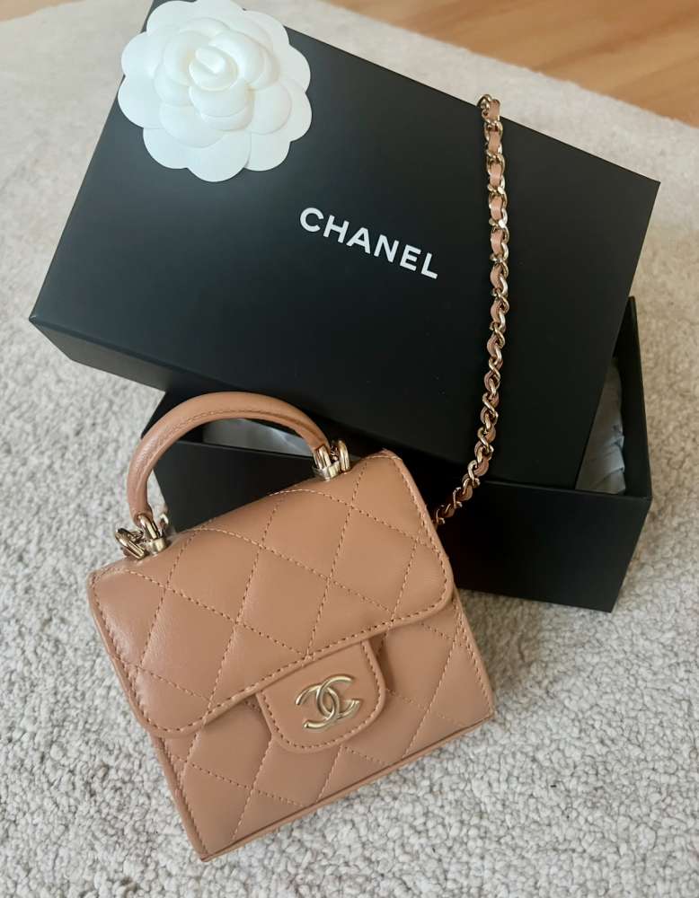 Chanel mini