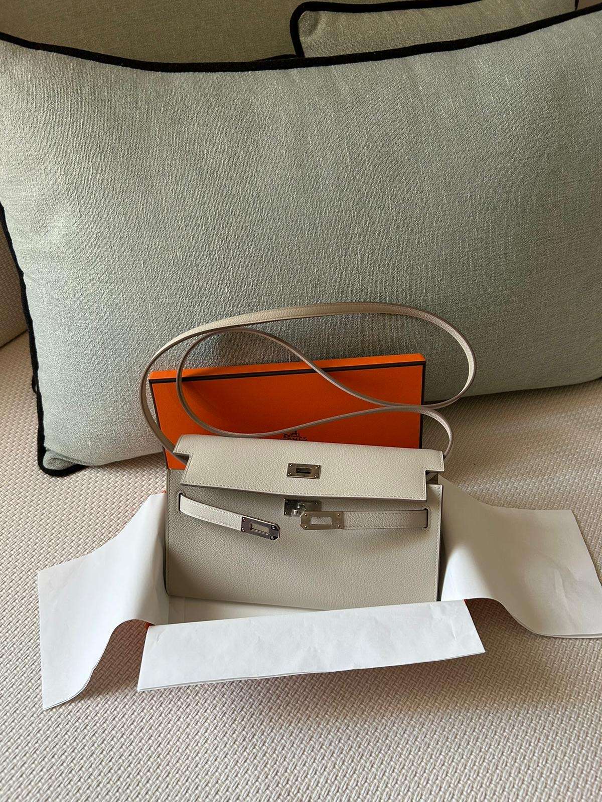 Hermes kelly to go