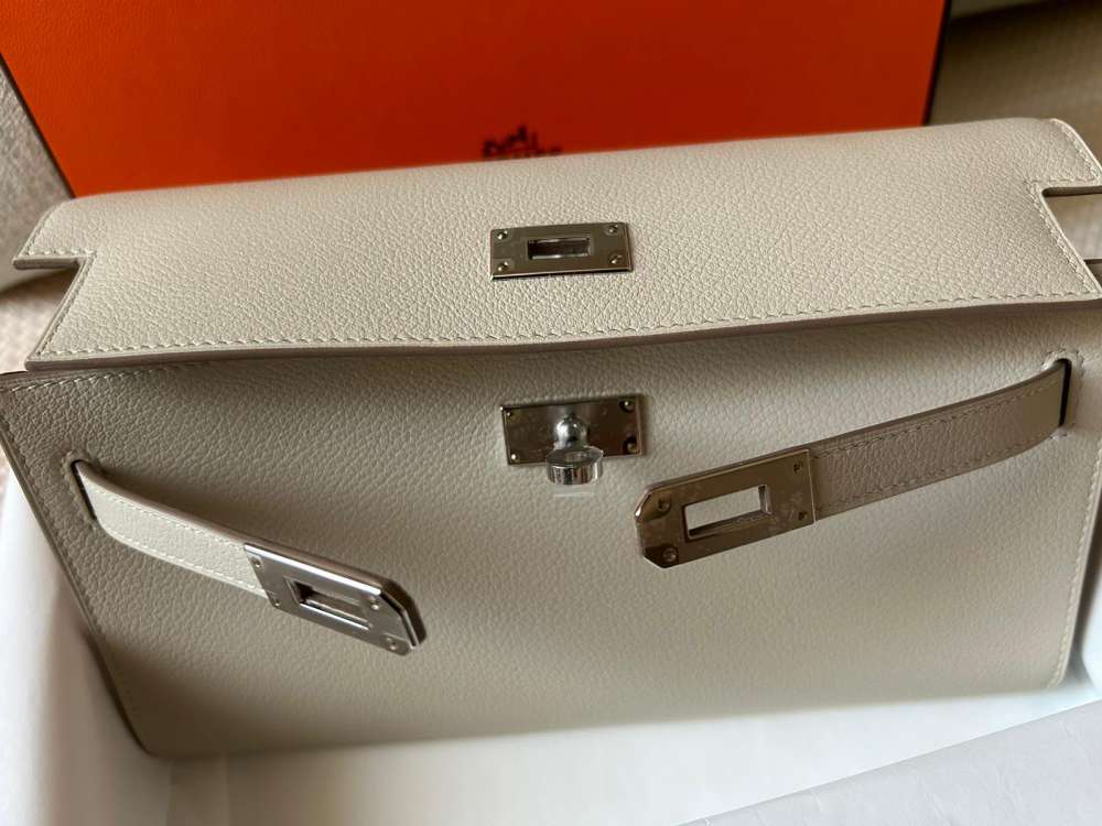 Hermes kelly to go