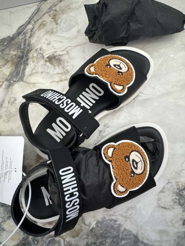 Moschino sandale velkost 30