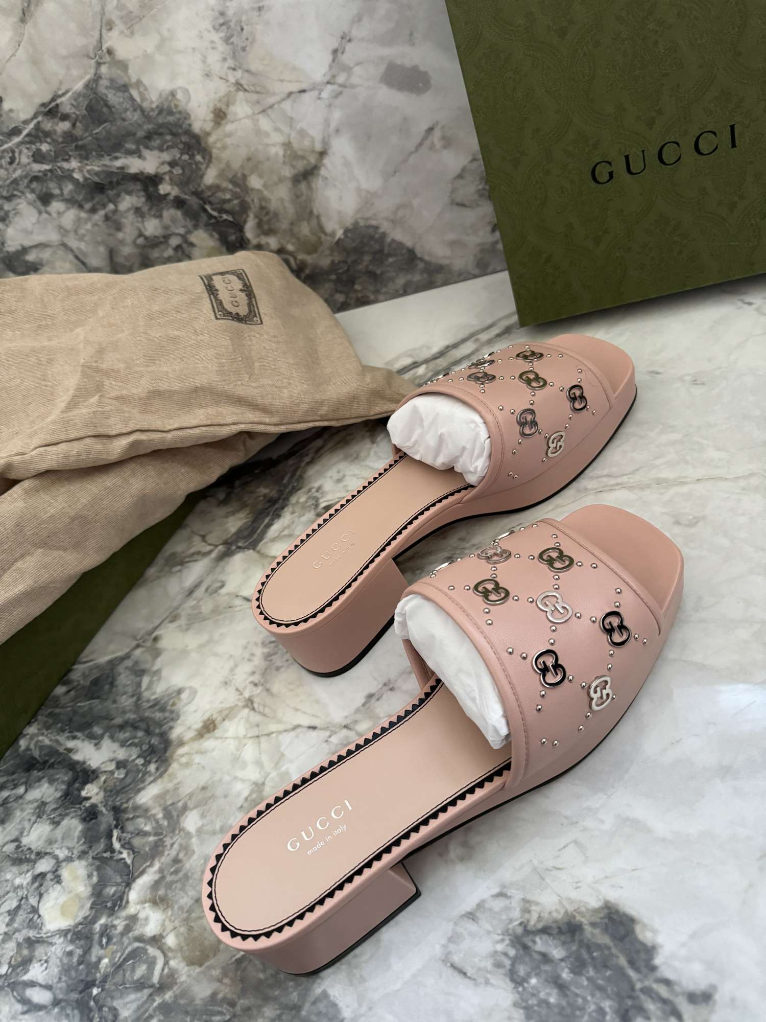 Gucci celokozene slapky velkost 39