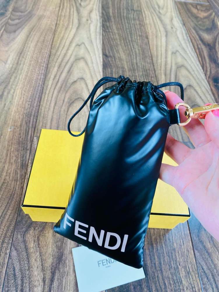 Slnečné okuliare Fendi