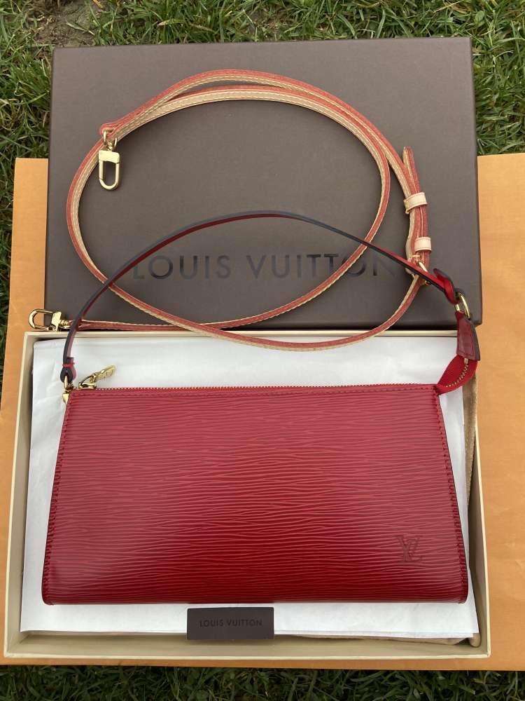 Louis Vuitton pochette