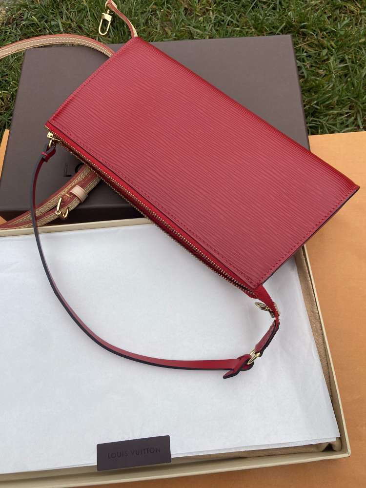 Louis Vuitton pochette