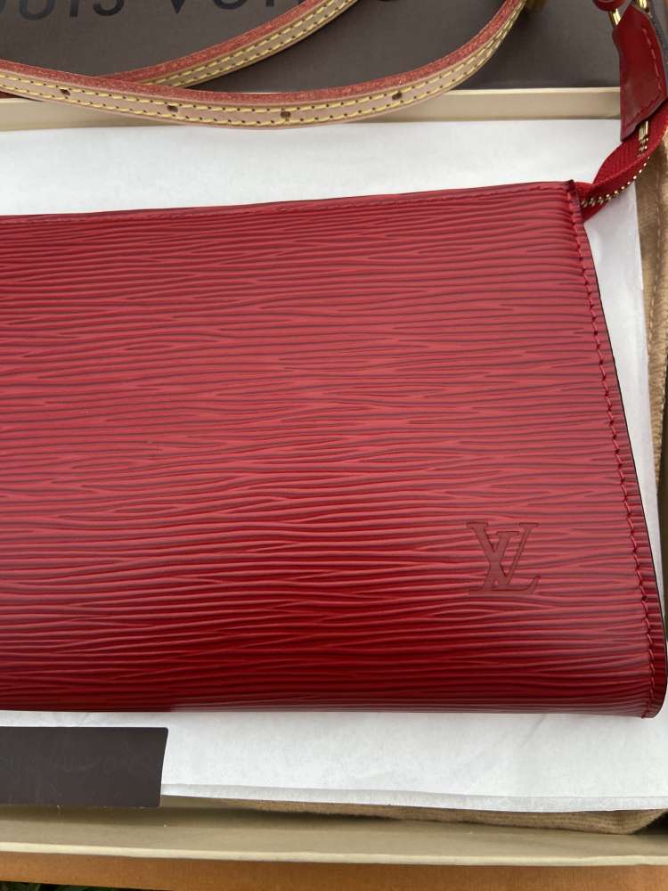 Louis Vuitton pochette