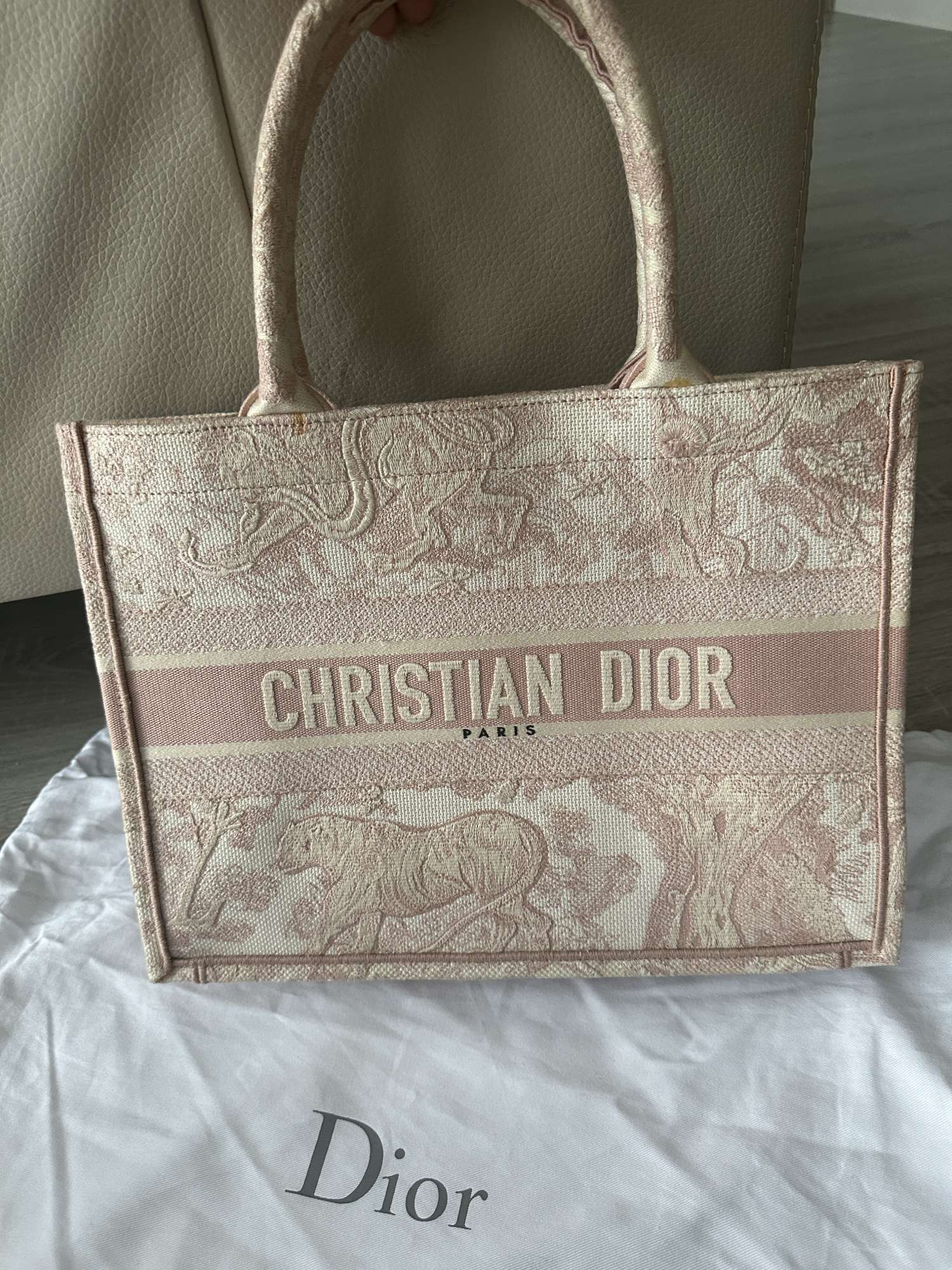 Dior totebook medium