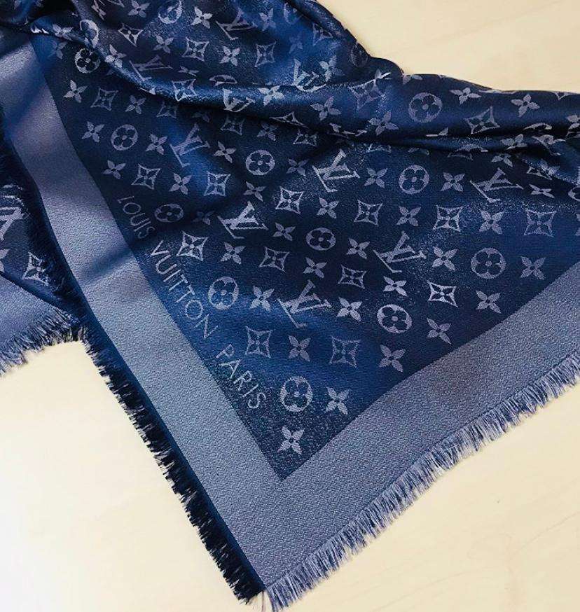 LOUIS VUITTON SHAWL