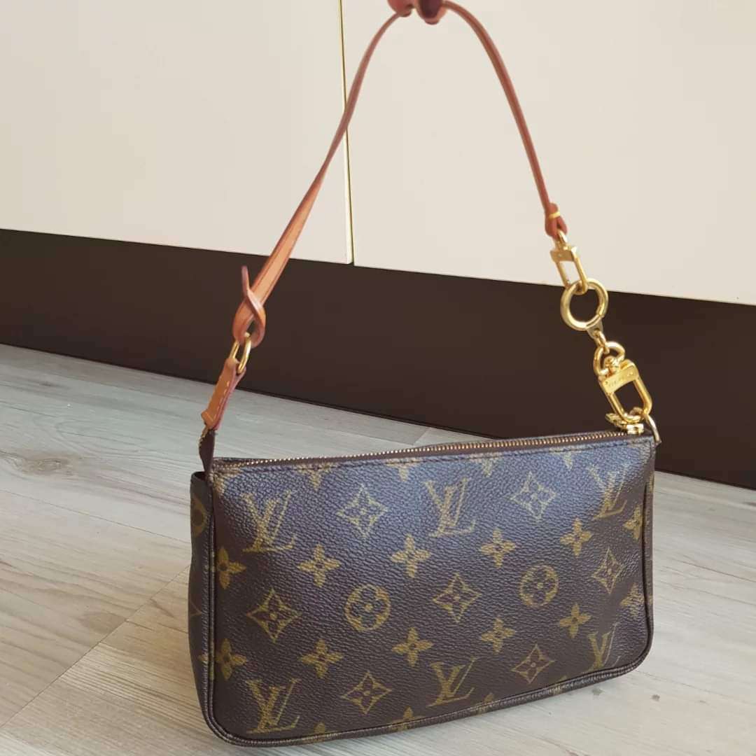 Louis Vuitton Pochette Accessoires