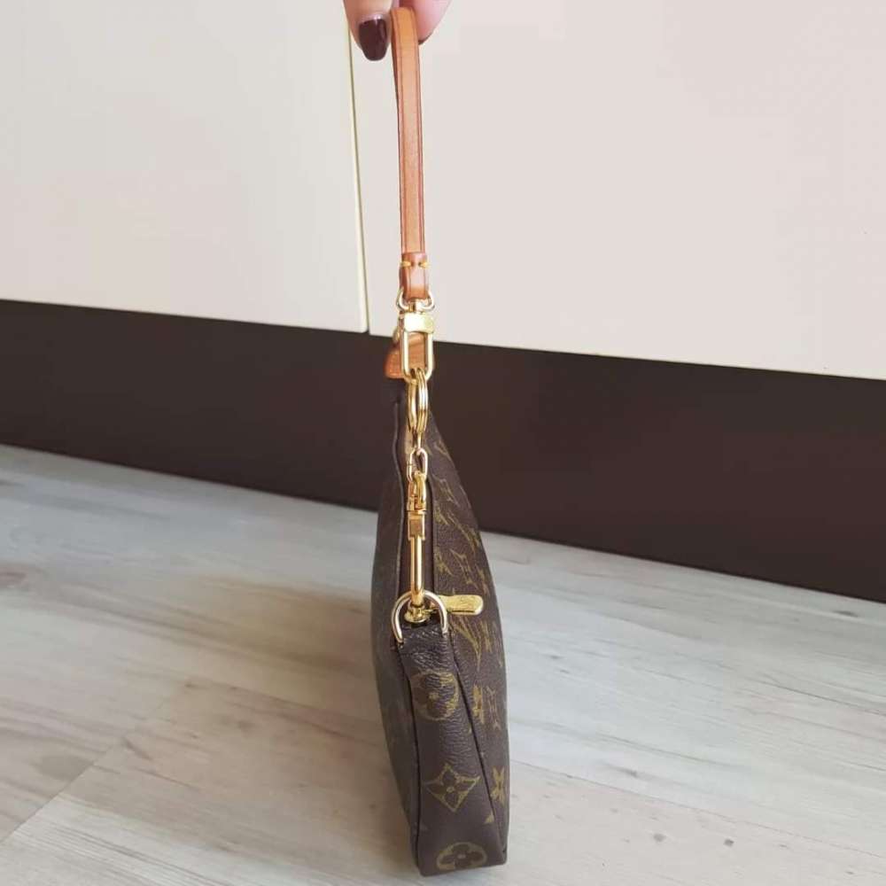 Louis Vuitton Pochette Accessoires