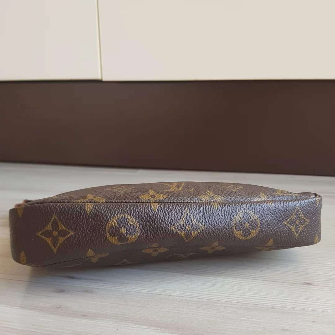 Louis Vuitton Pochette Accessoires