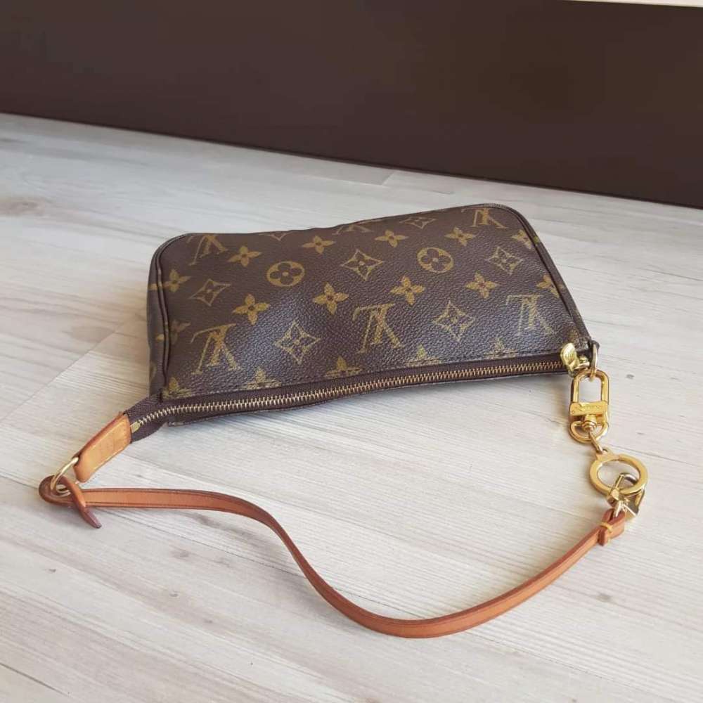 Louis Vuitton Pochette Accessoires