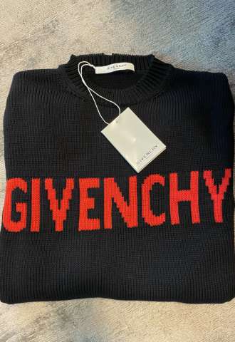 https://vipluxury.sk/Givenchy sveter