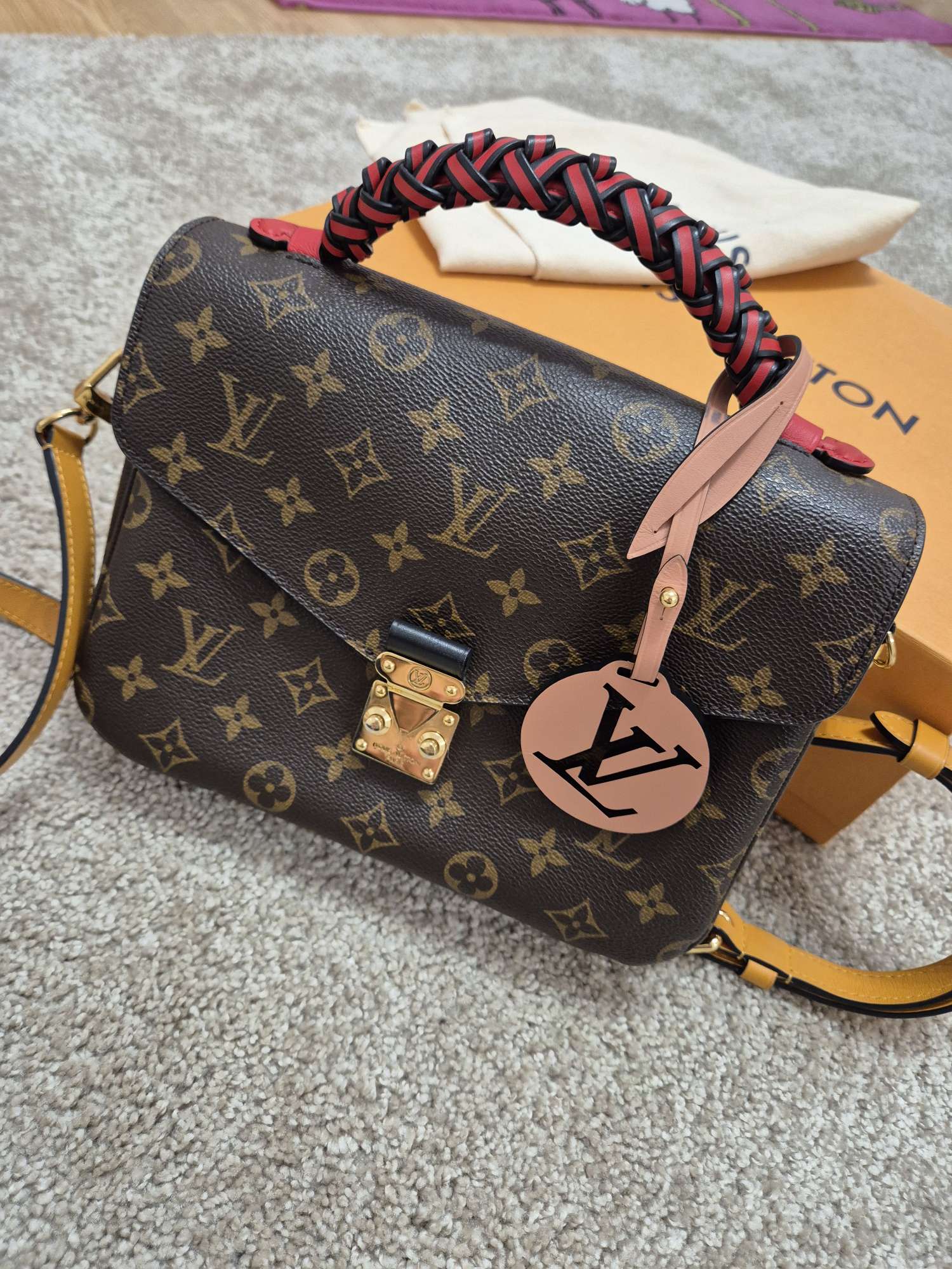 Louis Vuitton Pochette Metis limited edition